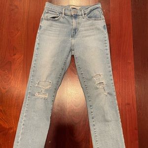 Levi 724 high rise straight size 28